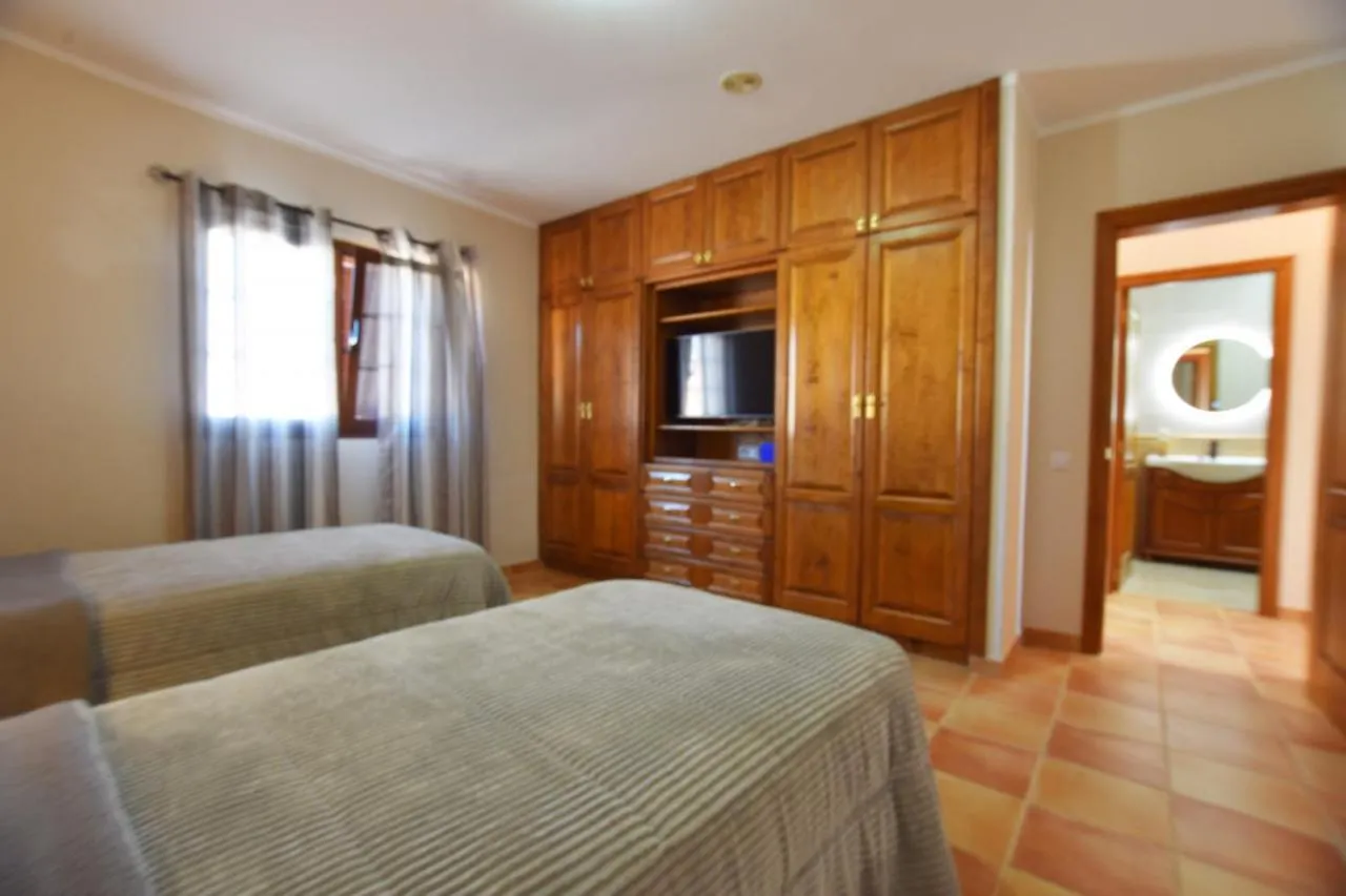 Book Jet - Window To Freedom Villa With Heated Pool